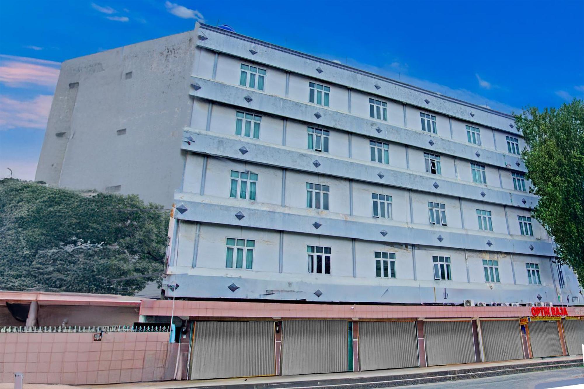 Townhouse Oak Palembang Near Jembatan Ampera Formerly Azzura Hotel Екстериор снимка