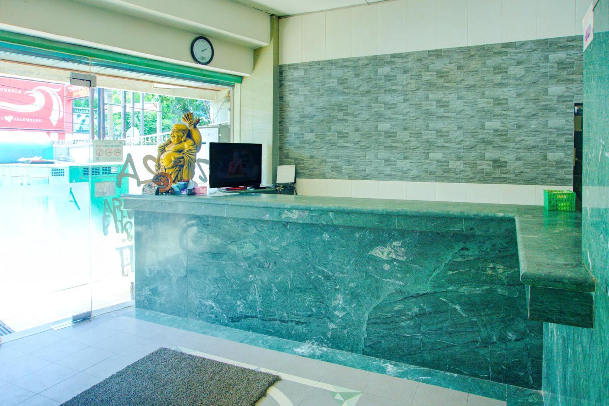 Townhouse Oak Palembang Near Jembatan Ampera Formerly Azzura Hotel Екстериор снимка