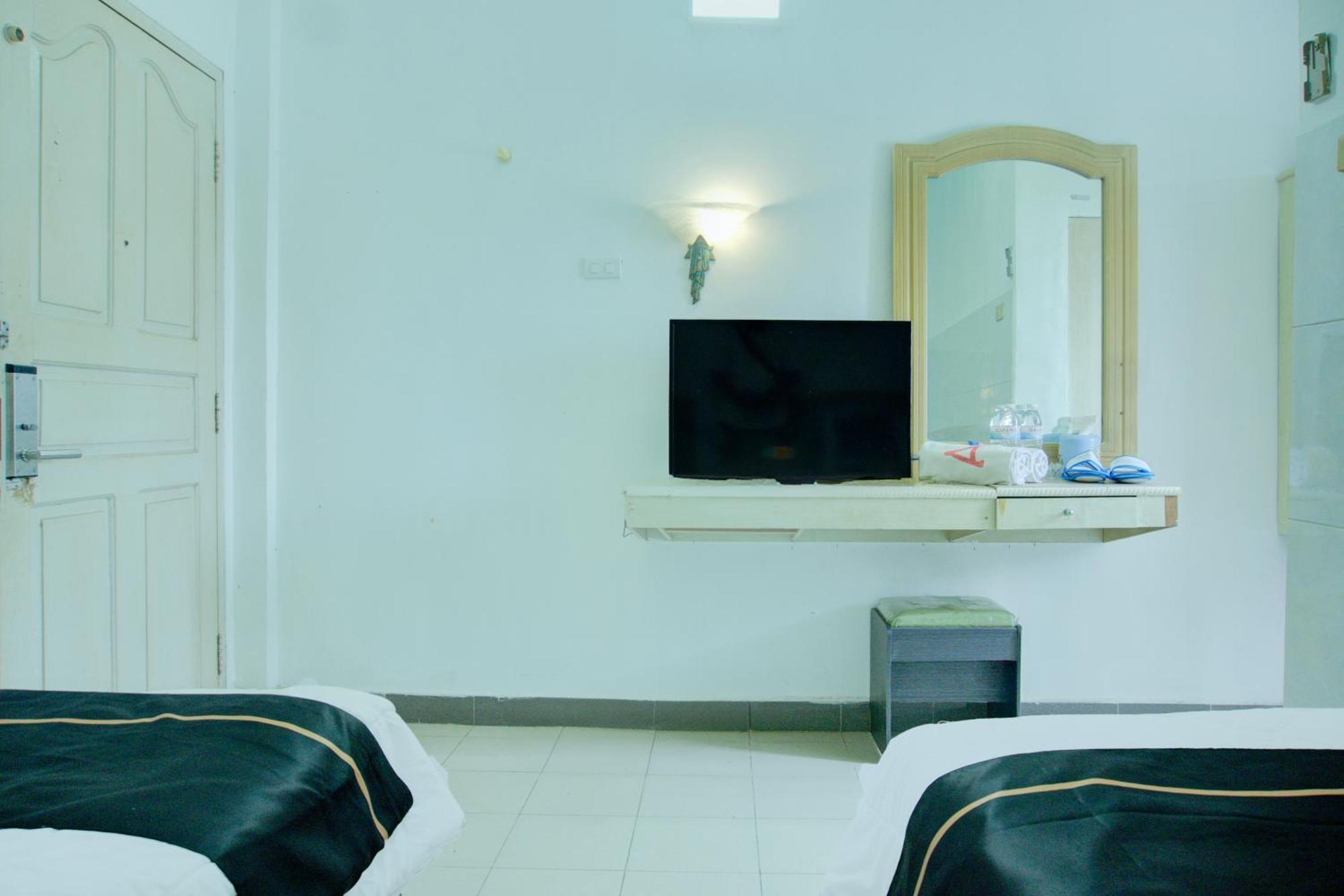 Townhouse Oak Palembang Near Jembatan Ampera Formerly Azzura Hotel Екстериор снимка