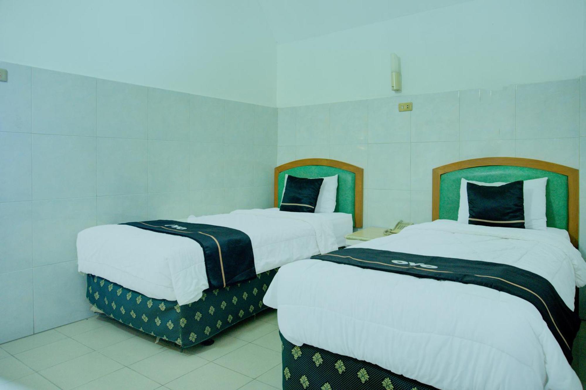 Townhouse Oak Palembang Near Jembatan Ampera Formerly Azzura Hotel Екстериор снимка