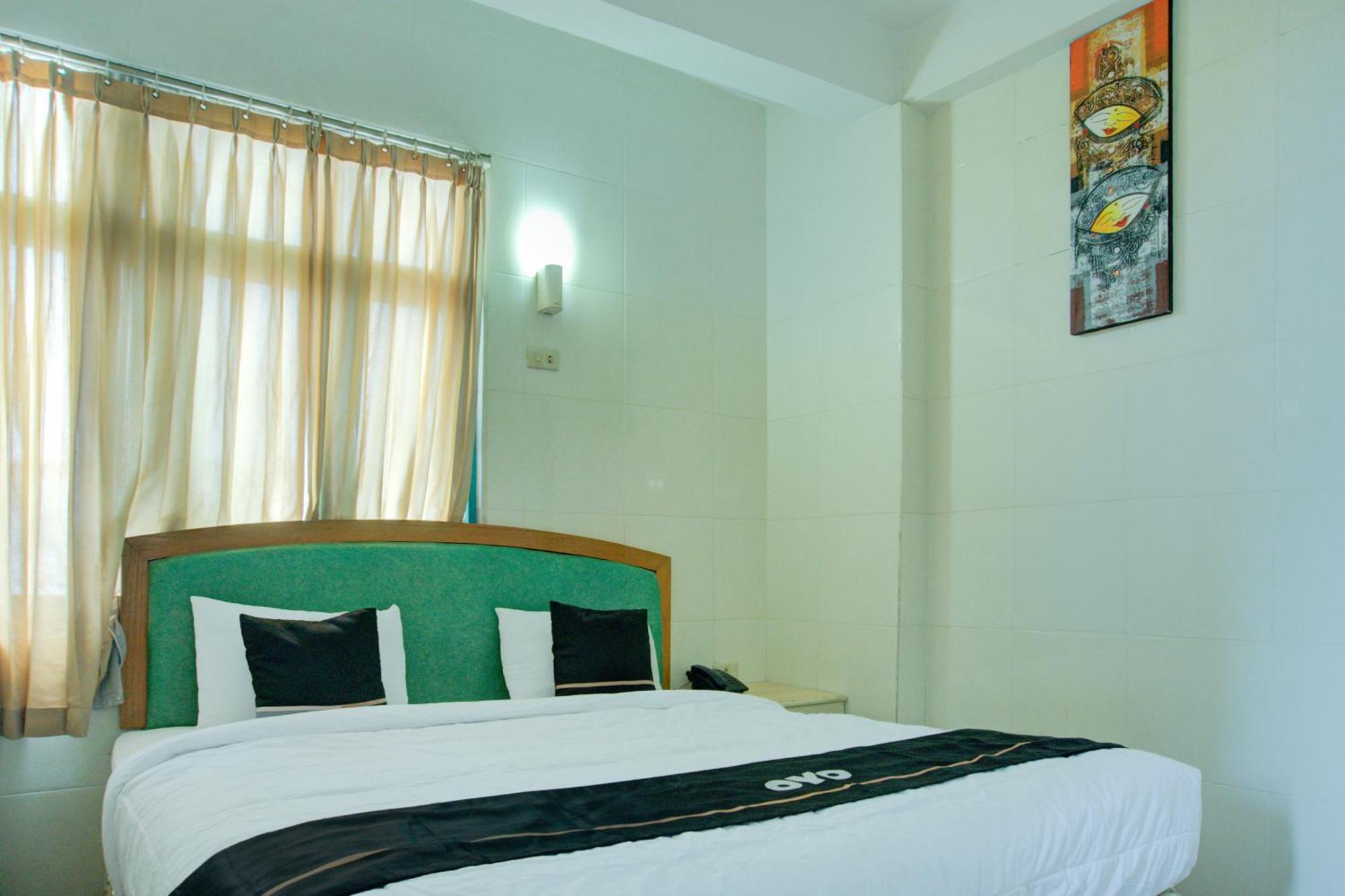 Townhouse Oak Palembang Near Jembatan Ampera Formerly Azzura Hotel Екстериор снимка
