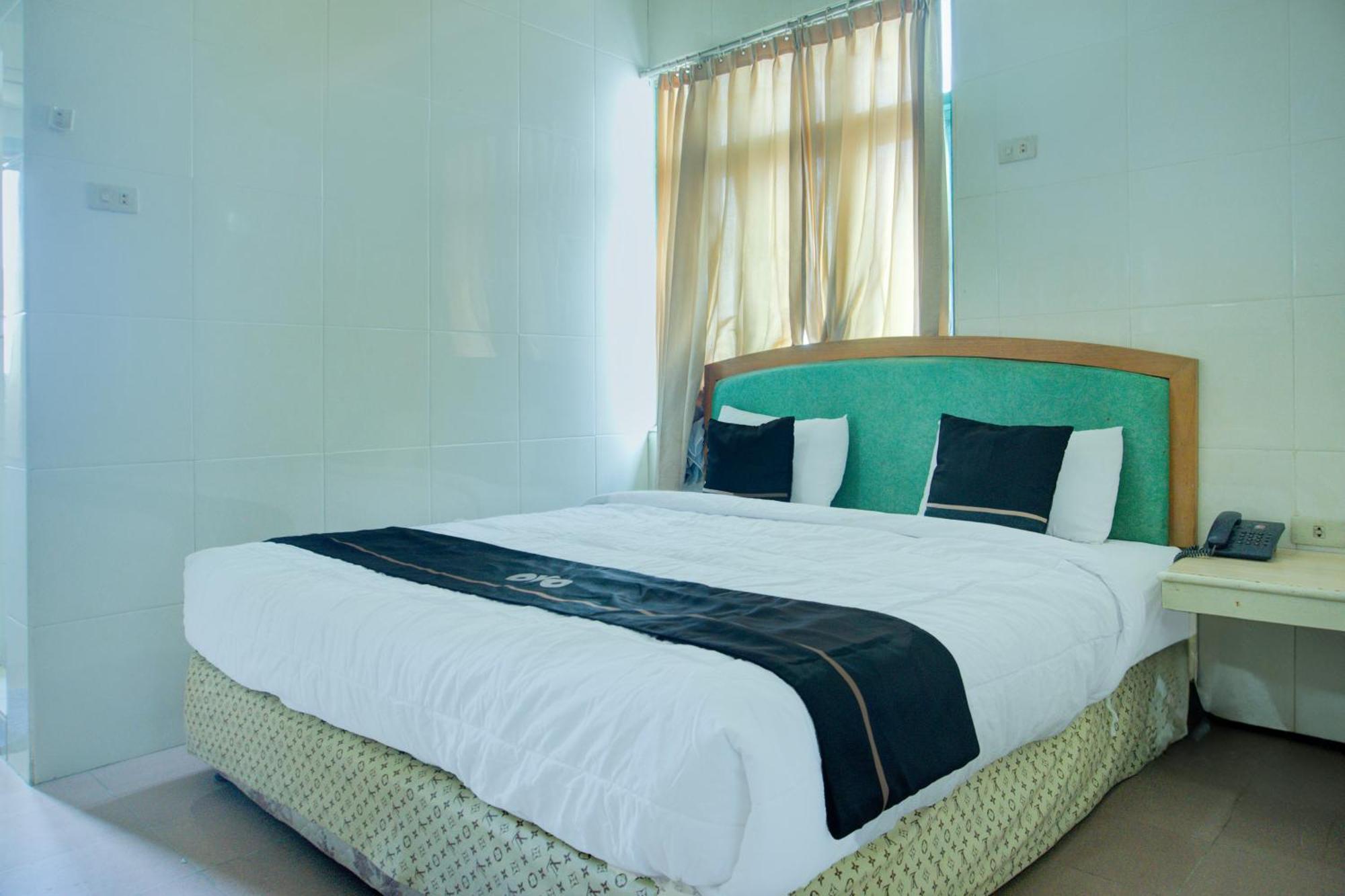 Townhouse Oak Palembang Near Jembatan Ampera Formerly Azzura Hotel Екстериор снимка