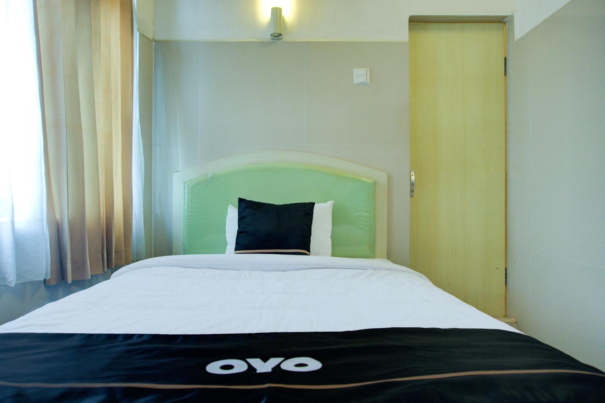 Townhouse Oak Palembang Near Jembatan Ampera Formerly Azzura Hotel Екстериор снимка