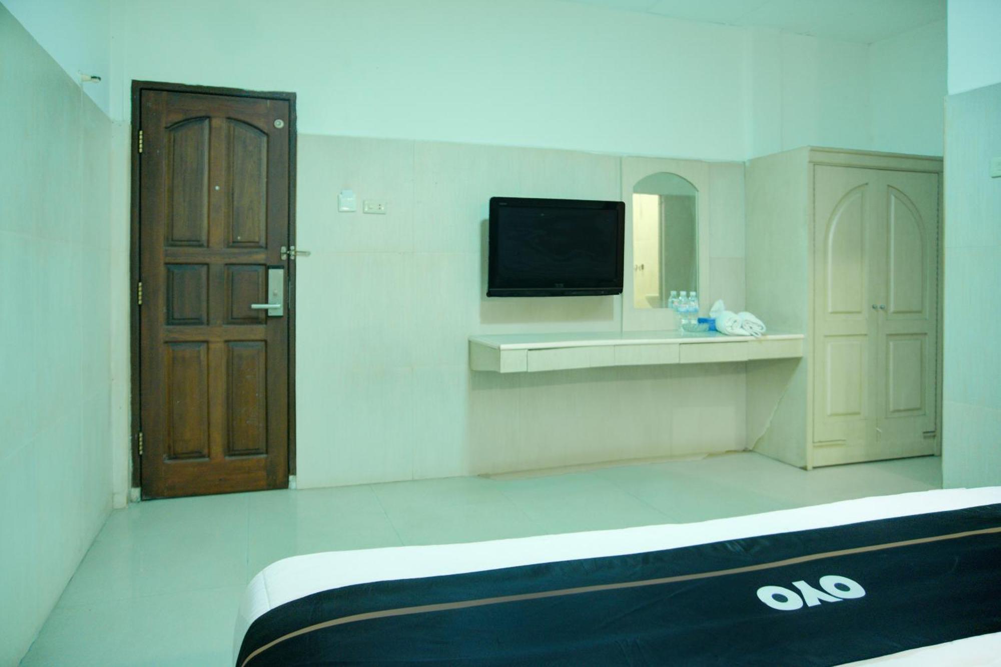 Townhouse Oak Palembang Near Jembatan Ampera Formerly Azzura Hotel Екстериор снимка